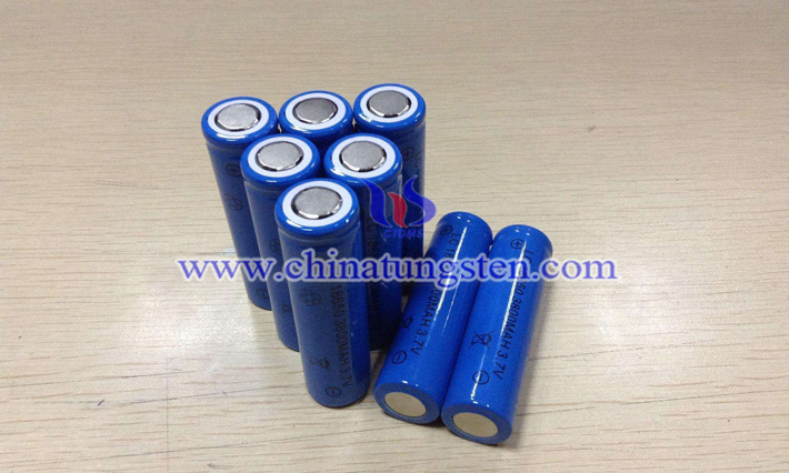 磷酸鐵鋰電池圖片