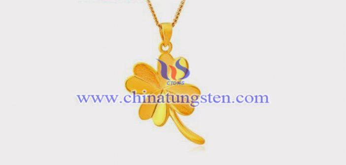 gold plated tungsten alloy lucky clover pendant picture