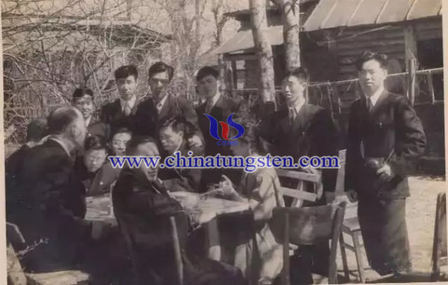 1956年，学员在苏联老师家做客