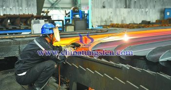 钢铁生产车间图片