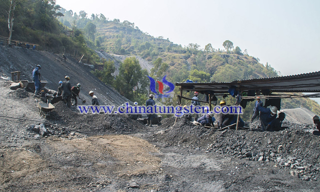 卢旺达钨矿图片