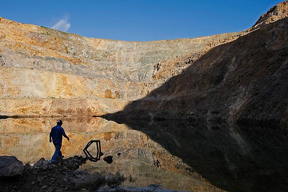 RAW MATERIALS California metal mine regains luster
